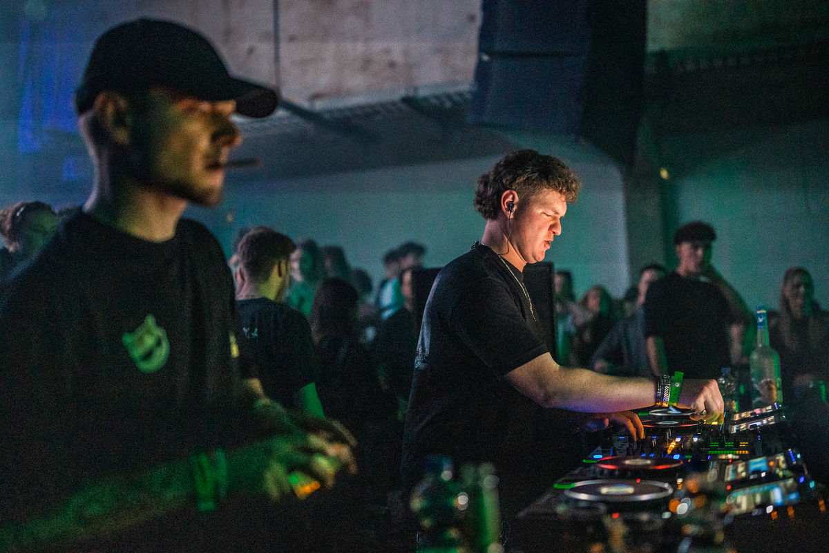 Loading... just a sec